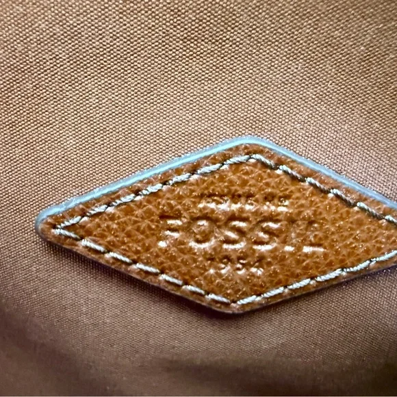 Fossil Wren Work Tote - Like new, only used once. Medium Brown - Picture 12 of 14